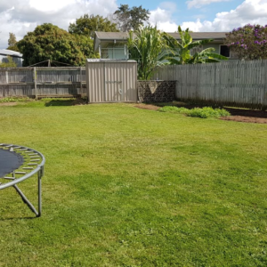 Humming garden work c